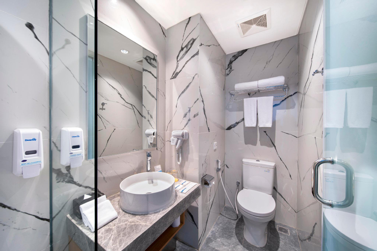 Bathroom 27