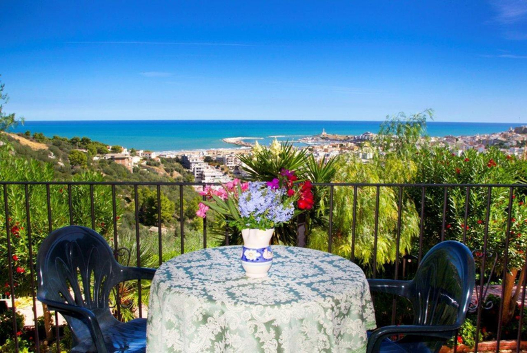 Others 3, Residence Chiesiola, Foggia