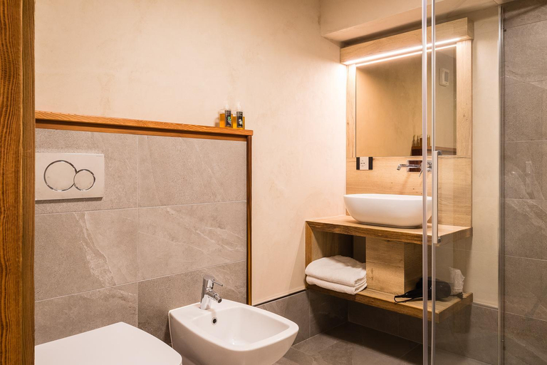 Bathroom 3, Le Moulin des Aravis, Aosta