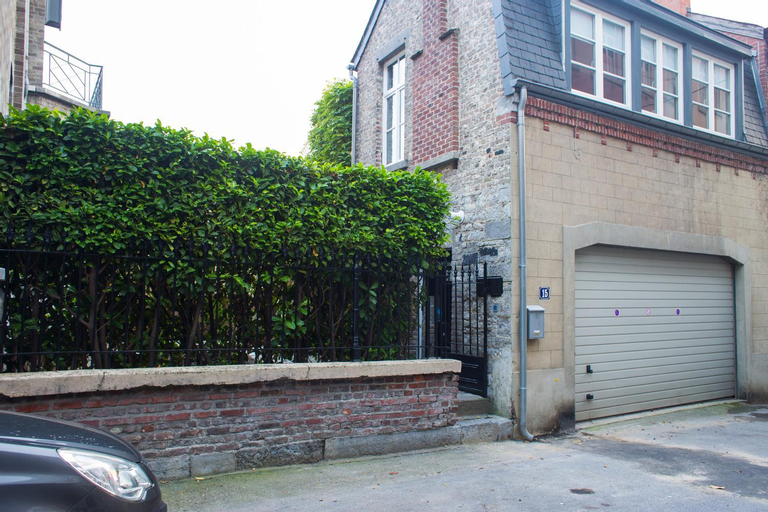 Exterior 9