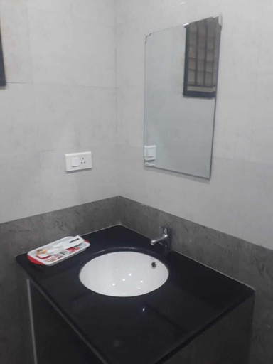 Bathroom 2, Kanmani Elite, Tiruchirappalli