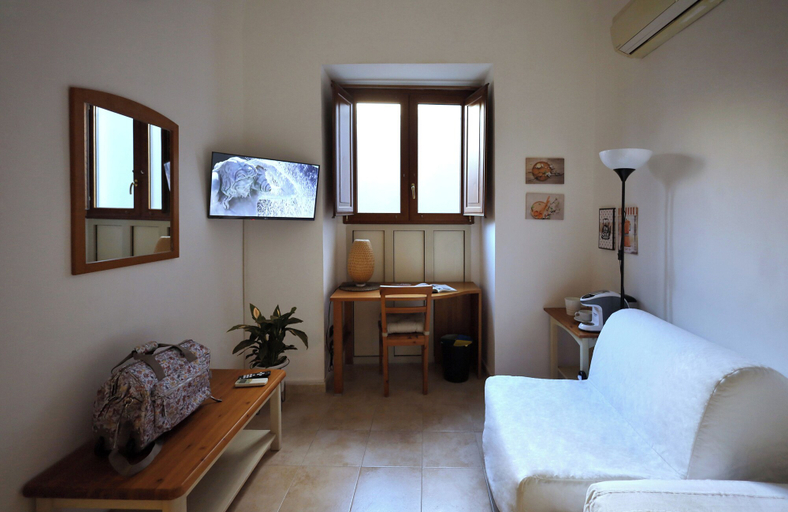 Others 4, Cataneasy Rooms, Catania