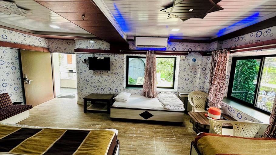 Others 4, Hotel Swastik, Sirohi