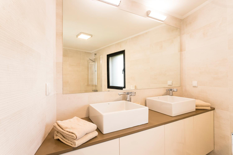 Bathroom 2, Casa Tazmin, Mafra