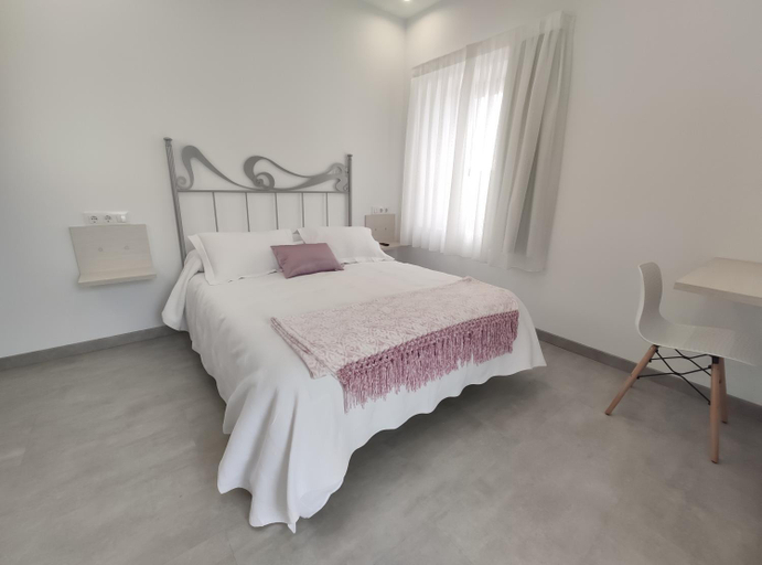 Bedroom 2, Hostal Oleo Auto Check-in, Cantabria
