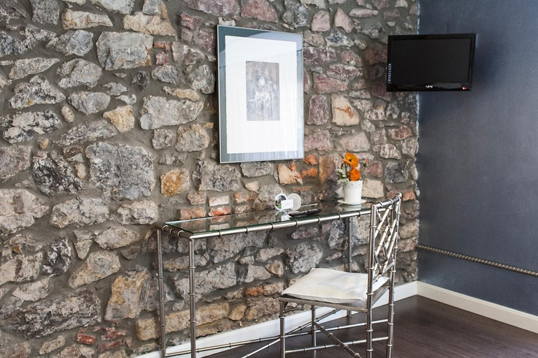 Others 2, Hostal Jardin Secreto, Cantabria