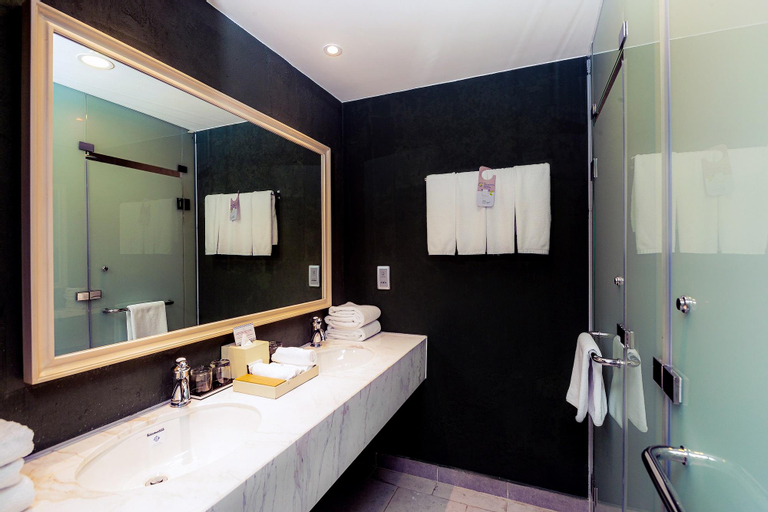 Bathroom 9