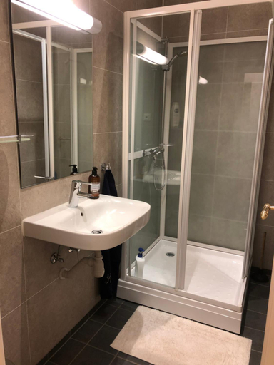 Shower 3, Kirkegata 4, Ålesund