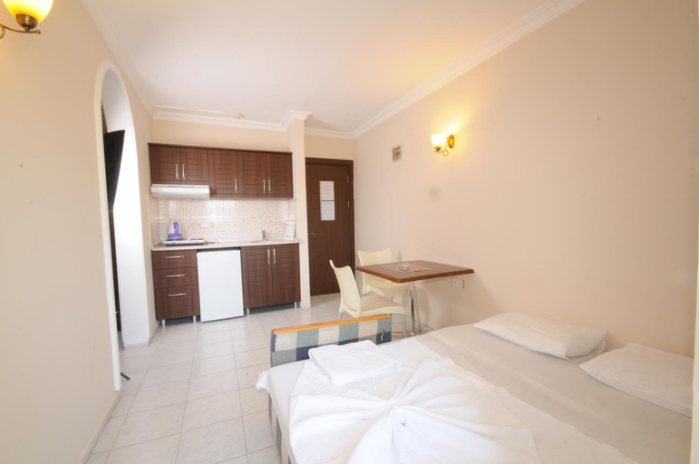 Bedroom 2, Ozturk Apart Hotel, Marmaris