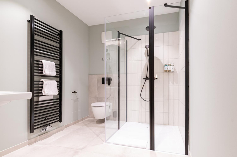 Bathroom 9