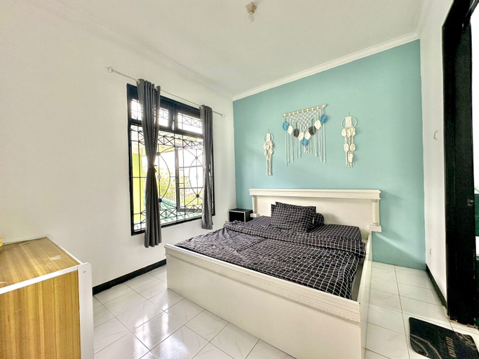 Villa Hasha 2 With Pool and Billiard, Cianjur