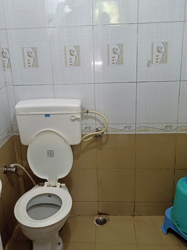Bathroom 3, Hotel Swastik, Sirohi
