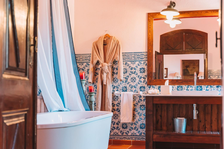 Bathroom, Vale Do Manantio, Moura