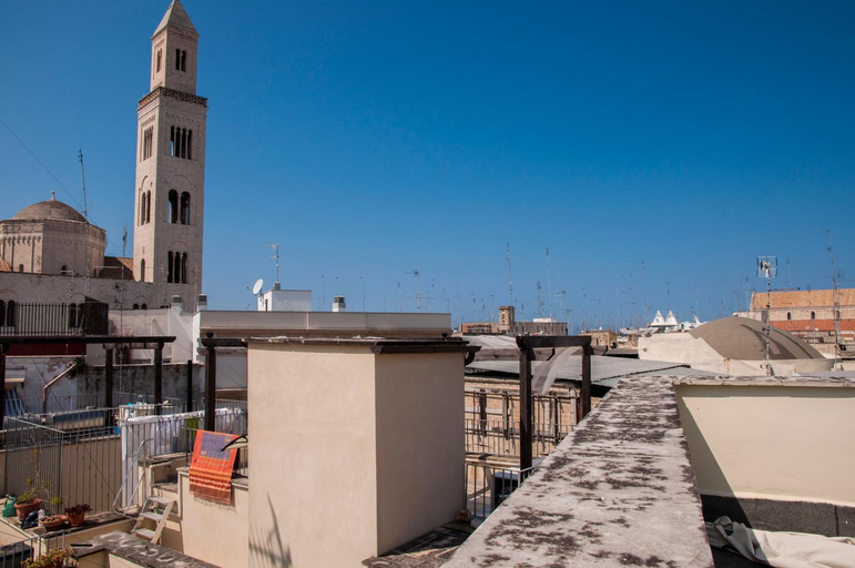 Others 2, Palazzo Verrone, Bari