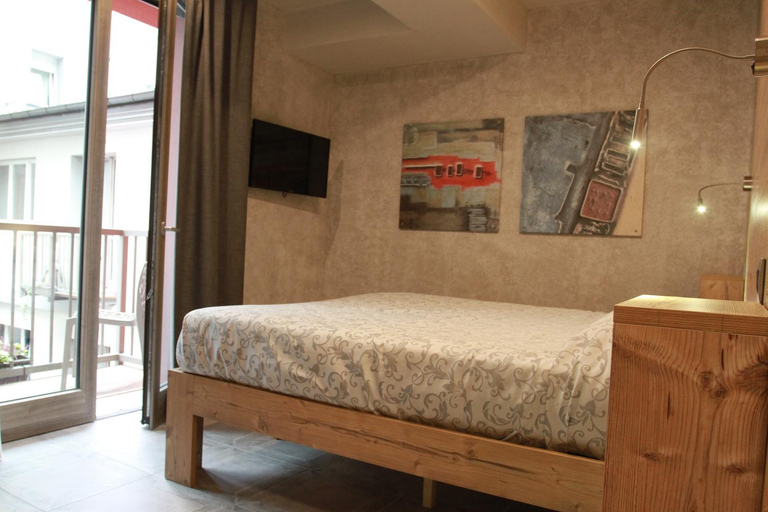 Bedroom 3, Hotel Bed & Rooms , Corte Rossa -1 Min Walk To Bernina Express, Sondrio