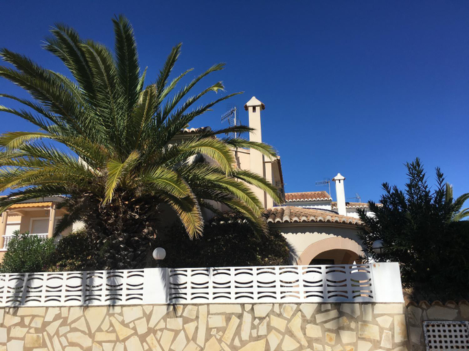 Others 3, Frente al Mar - Velazquez, Valencia