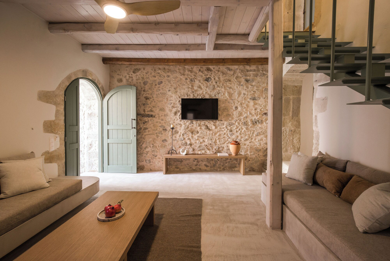 Others 5, Casa Vindemia, Crete