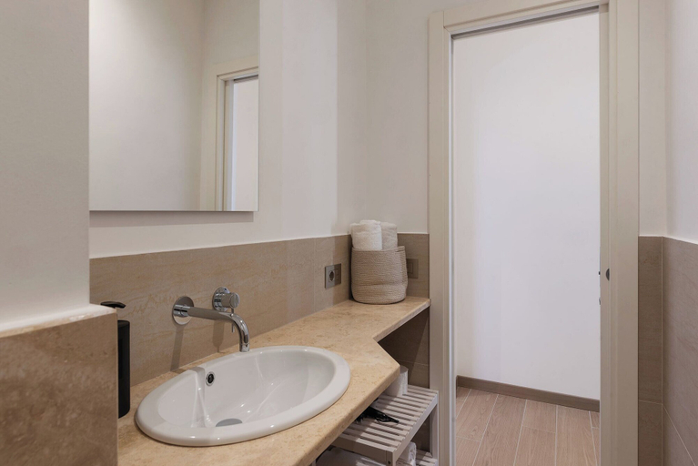 Bathroom 5, JOIVY Cavour 238, Rome