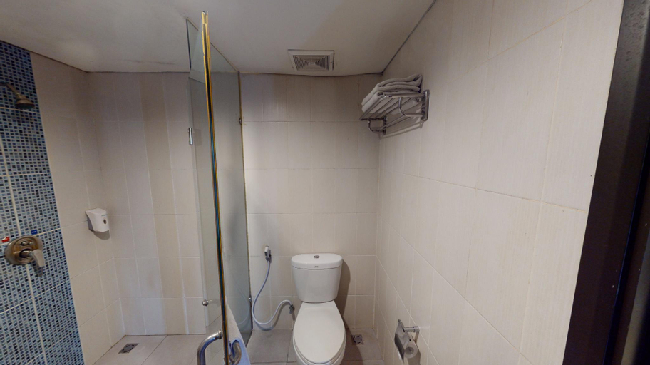 Bathroom 7