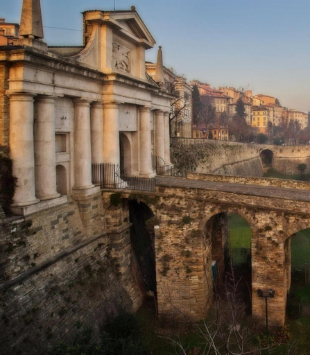 -Le Carillon- Jacuzzi Suite Prive close to Bergamo, Bergamo