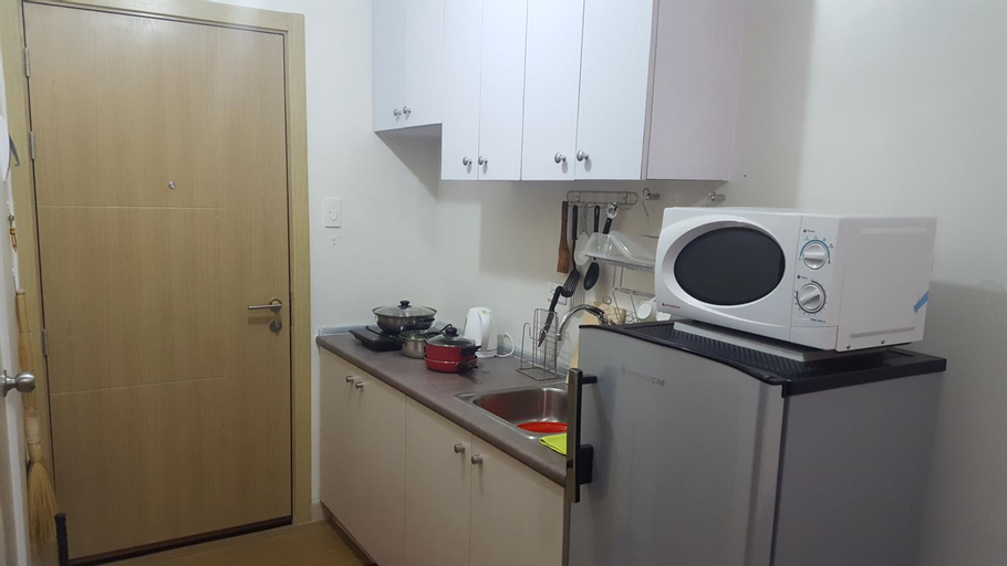 Dining Room, Staycation at Grace Condo Near BGC, Taguig