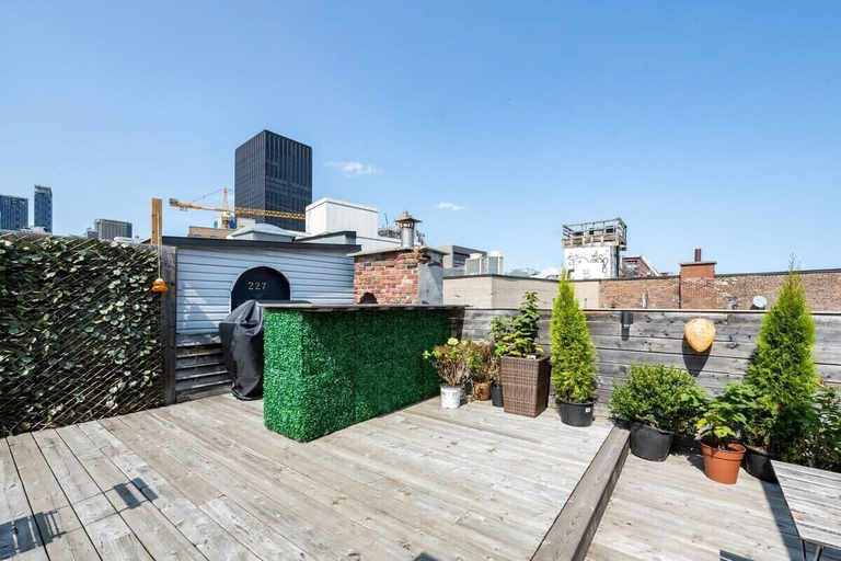 Others 5, Stunning Old Montreal Penthouse, Montréal