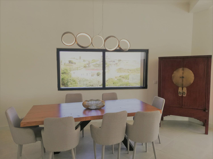 Others 5, Casa Tazmin, Mafra