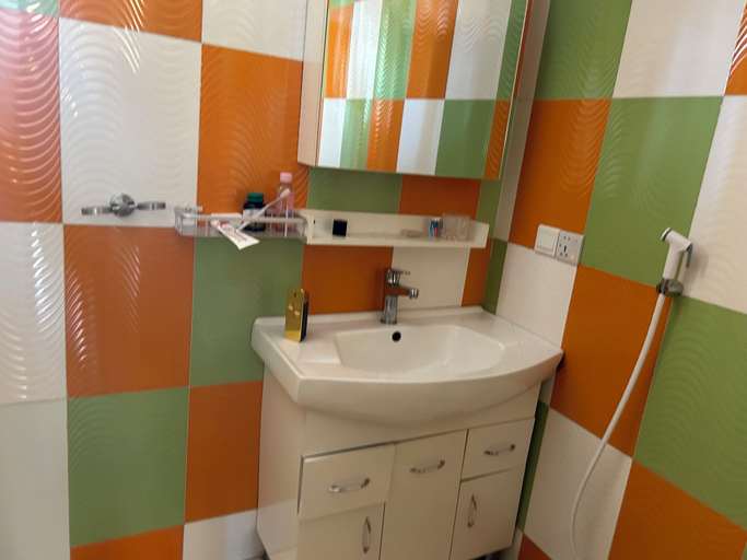 Bathroom 5, The Vibrant Lodge Gacuriro, Gasabo