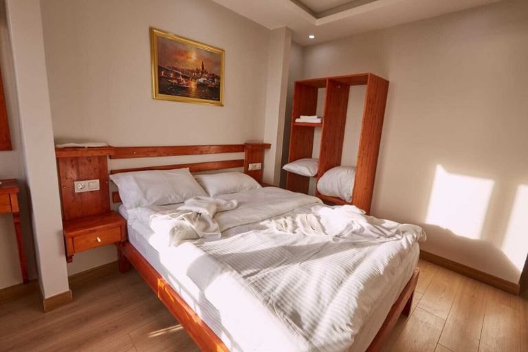 Bedroom 2, SABİNA HOTEL NEAR THE GRAND BAZAAR, Fatih