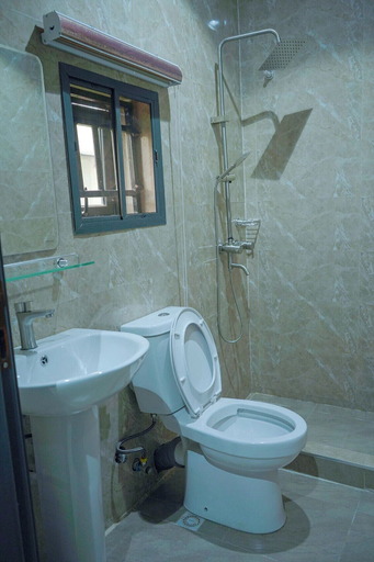 Bathroom, RKD Suites, Oshimili South