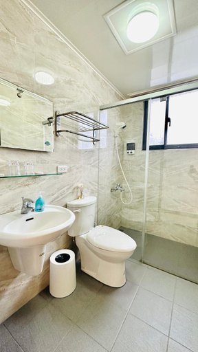 Bathroom 2, 澎湖凱悅輕旅電梯民宿, Penghu
