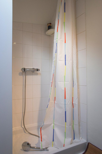 Bathroom 7