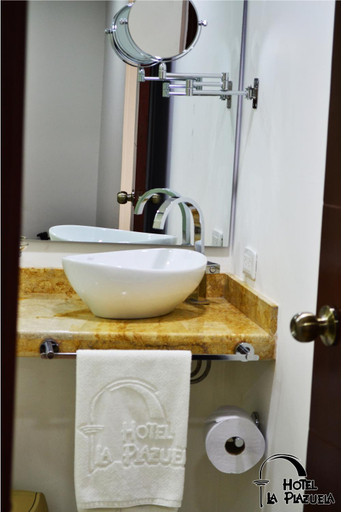 Bathroom 2, Hotel La Plazuela, Popayán