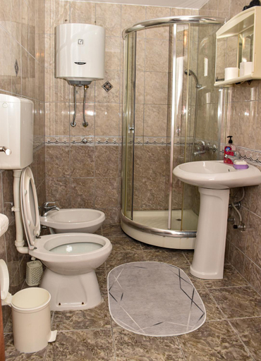 Bathroom 3, Apartments Simun