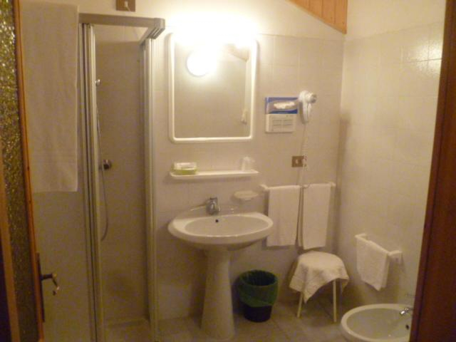 Bathroom, Albergo Negritella, Trento