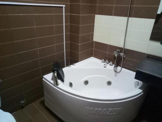 Holiday Hotel, Hải An