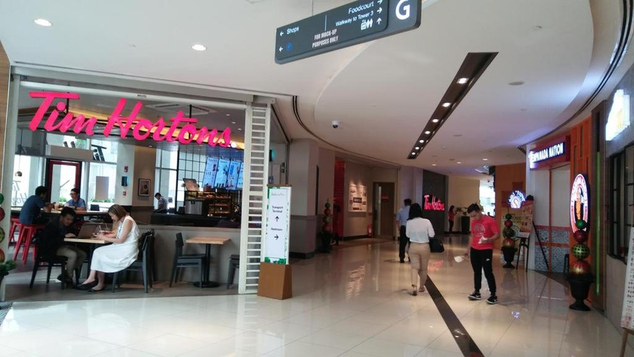 Others 4, Makati Condo Edsa MRT Magallanes Station Chino Roces Ave cor EDSA IT Hub ONE Ayala Alphaland WiFi by, Makati City