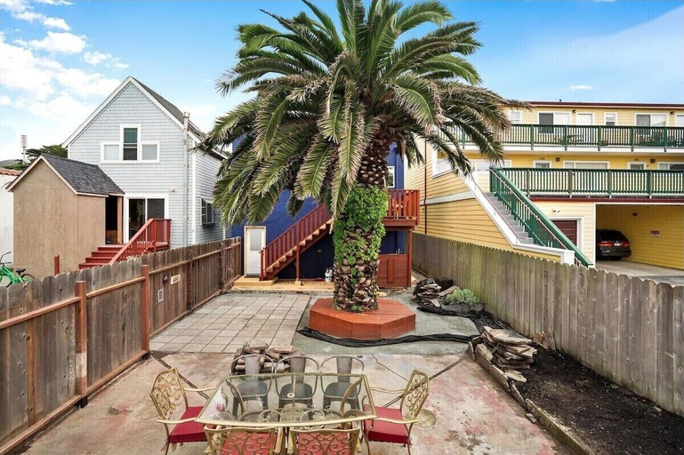Exterior & Views 2, Coast PalmTree Yard 2BR Block from Beach, San Mateo