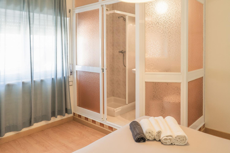 Others 3, Beach Avenue Apartment, Peniche