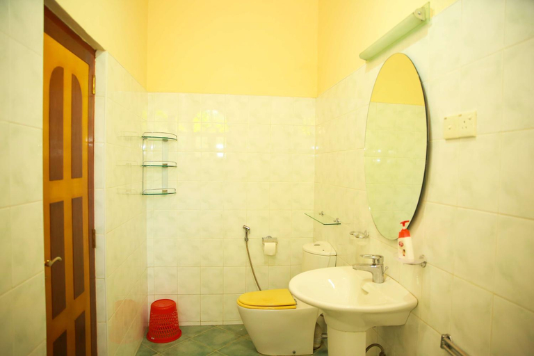 Bathroom 2, Bentota River Villa, Beruwala