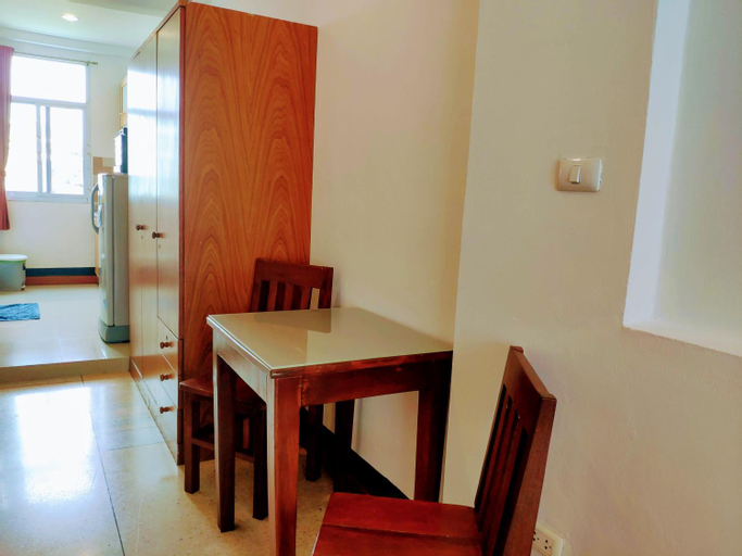 Quiet studio with king bed, kitchen and balcony, Yannawa
