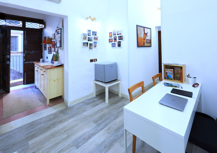 Others 5, Cataneasy Rooms, Catania