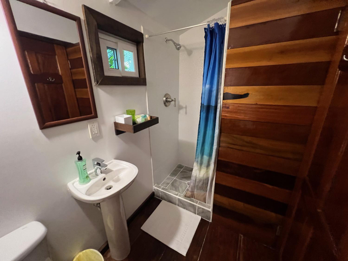 Bathroom 3, Colinda Cabanas