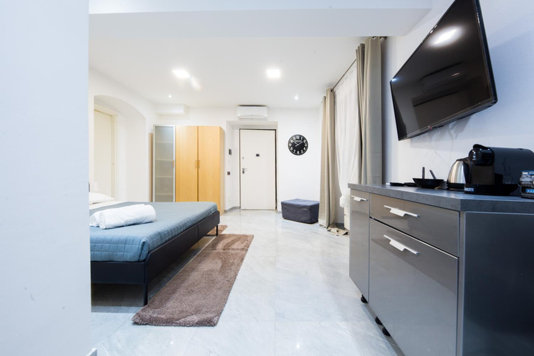 Others 3, Maestrale House by HolidayHome24, Genova