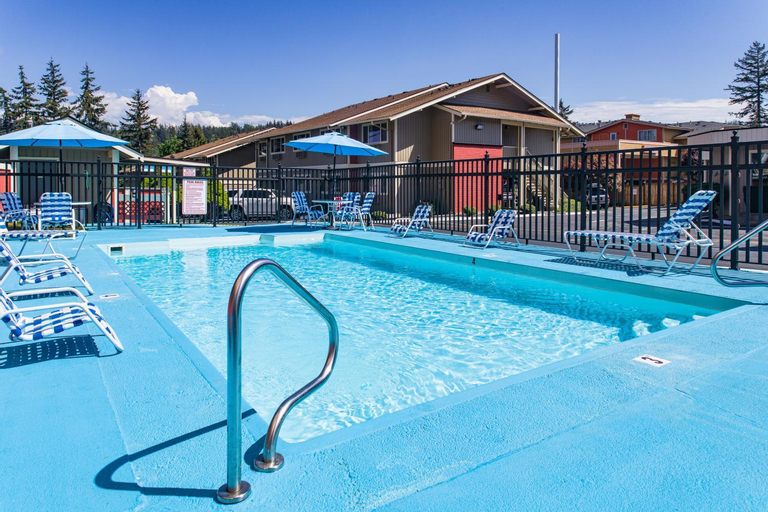 Sport & Beauty 5, Coachman Inn, Whatcom
