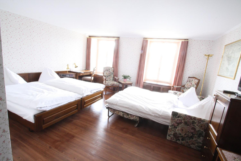 Bedroom 3, Hotel Rheinfels, Stein