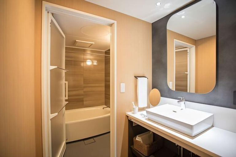 Bathroom 15