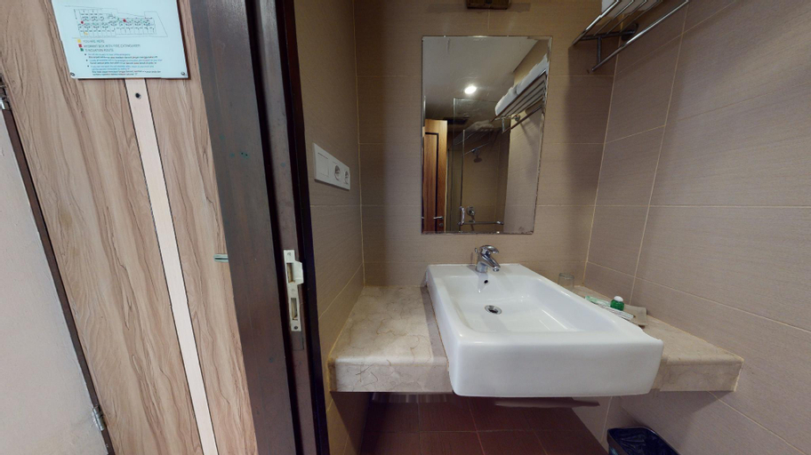 Bathroom 9