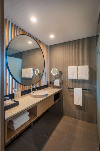 Bathroom 9