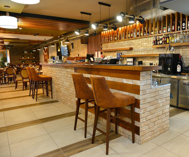 Food & Drinks 5, MV Monogram, Inđija
